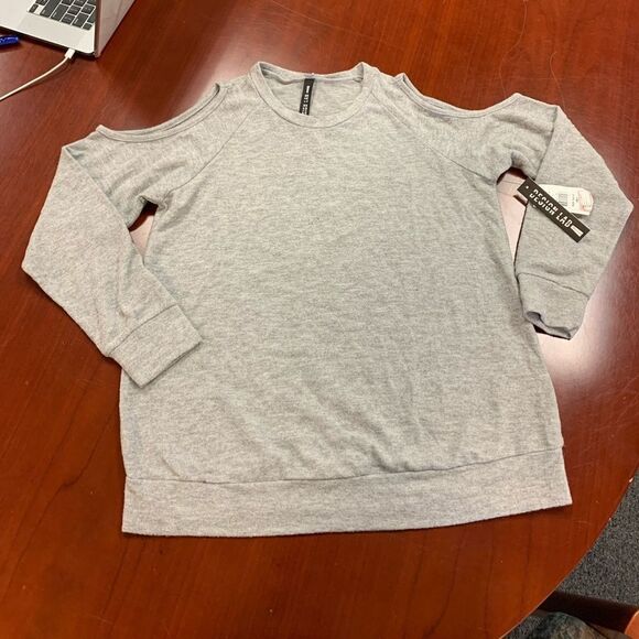 Design Lab Gray Soft Cold Shoulder Sweatshirt sz L NWT - Picture 1 of 6